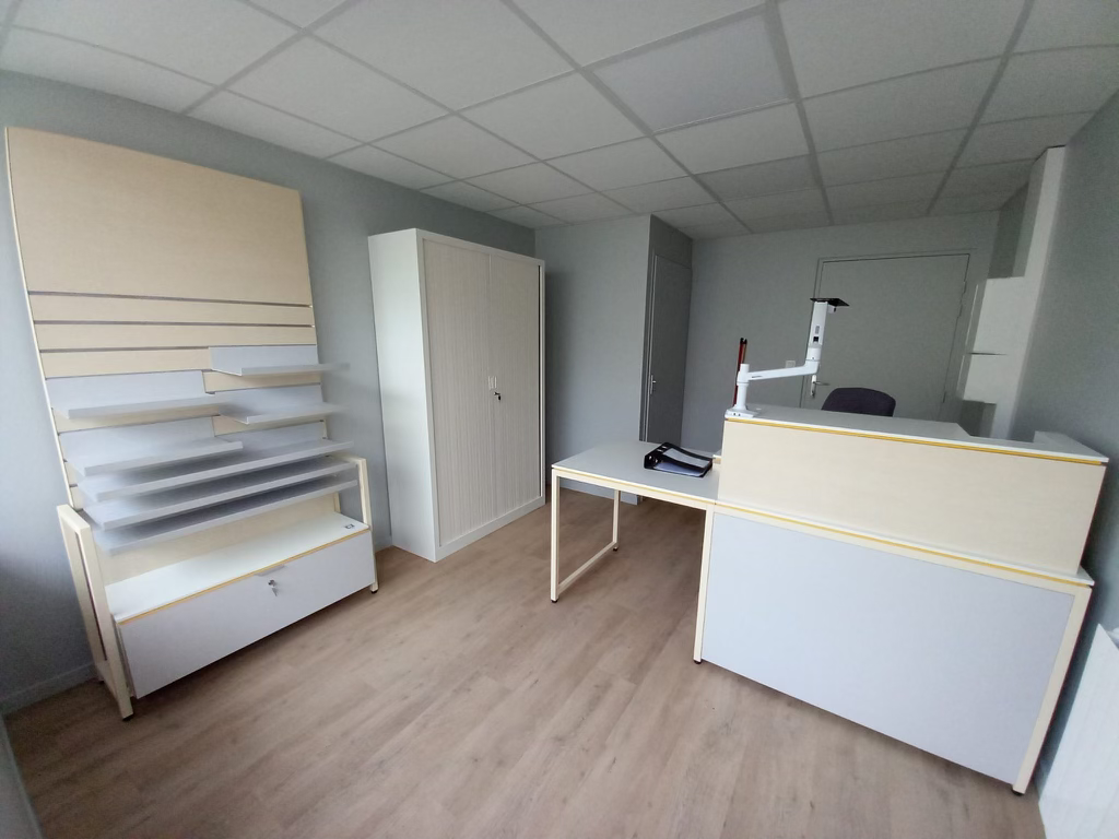 L'intérieur de l'agence postale communale de Villy-en-Auxois.